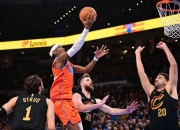 米兰体育网页版-步行者战胜老鹰，追平东部