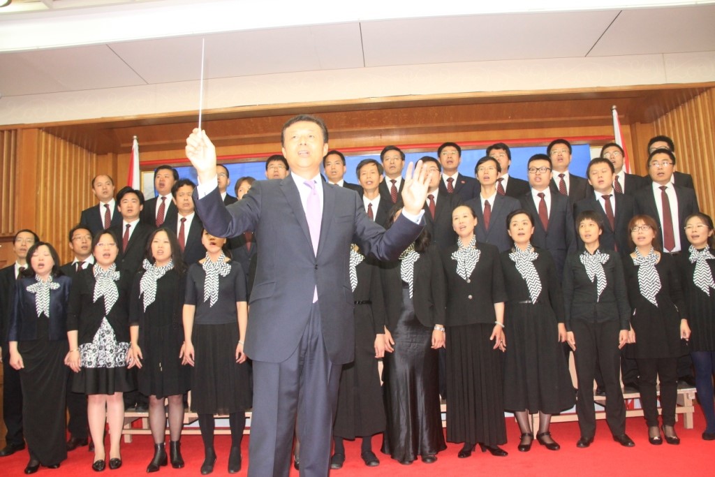 英国代表团崭露头角,创造奇迹 英国代表团崭露头角,创造奇迹