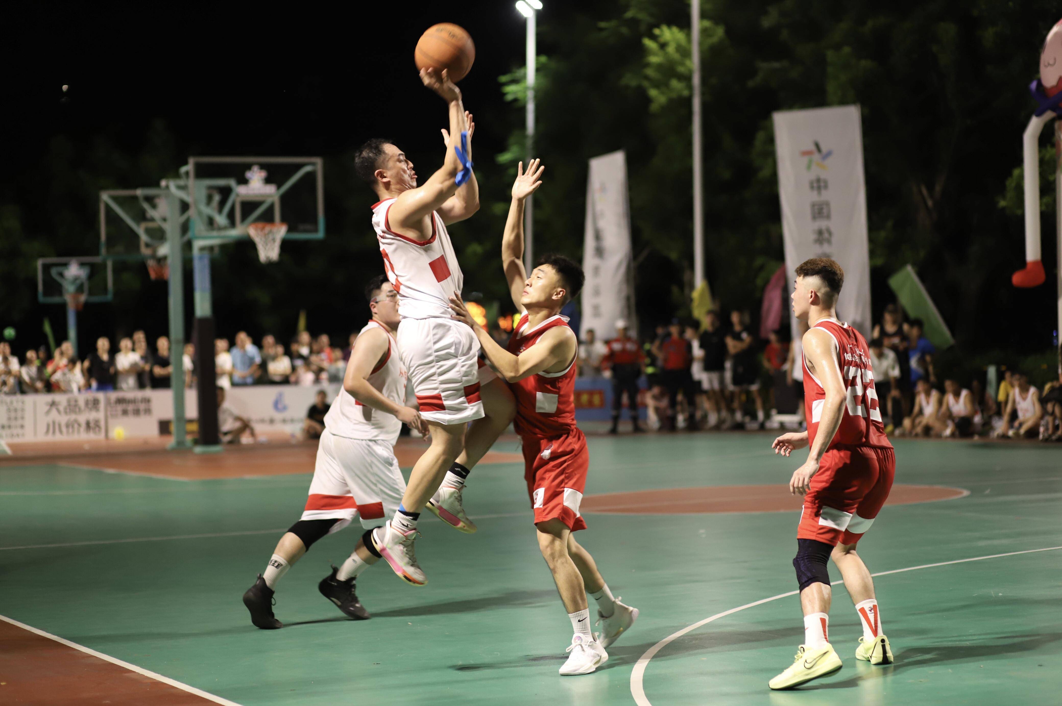 热门篮球赛事让球迷热血沸腾 热门篮球赛事让球迷热血沸腾