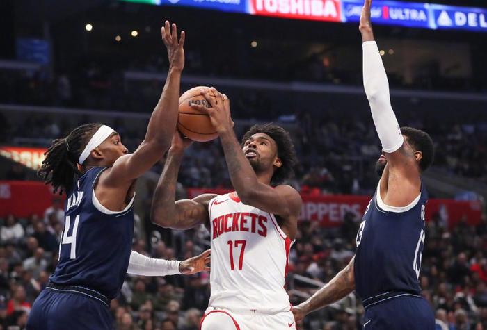 快船擒下鹈鹕,乔治关键时刻砍下关键三分 快船擒下鹈鹕,乔治关键时刻砍下关键三分