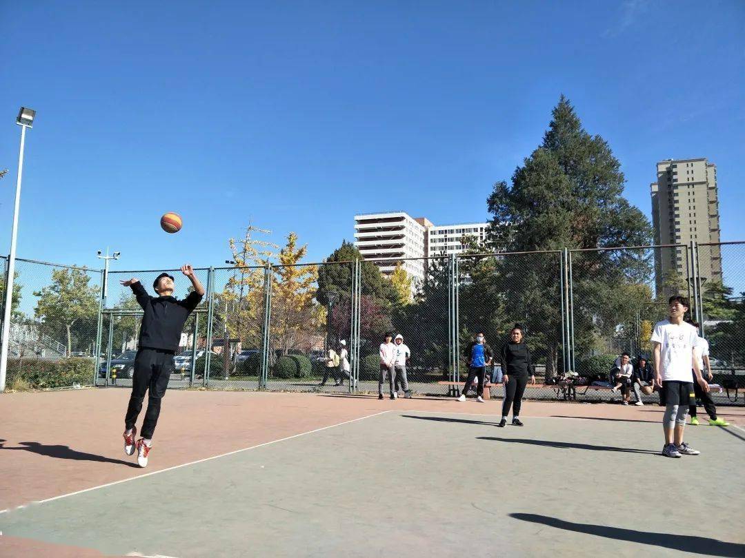 广州主场势如破竹,全队发挥出色 广州主场势如破竹,全队发挥出色