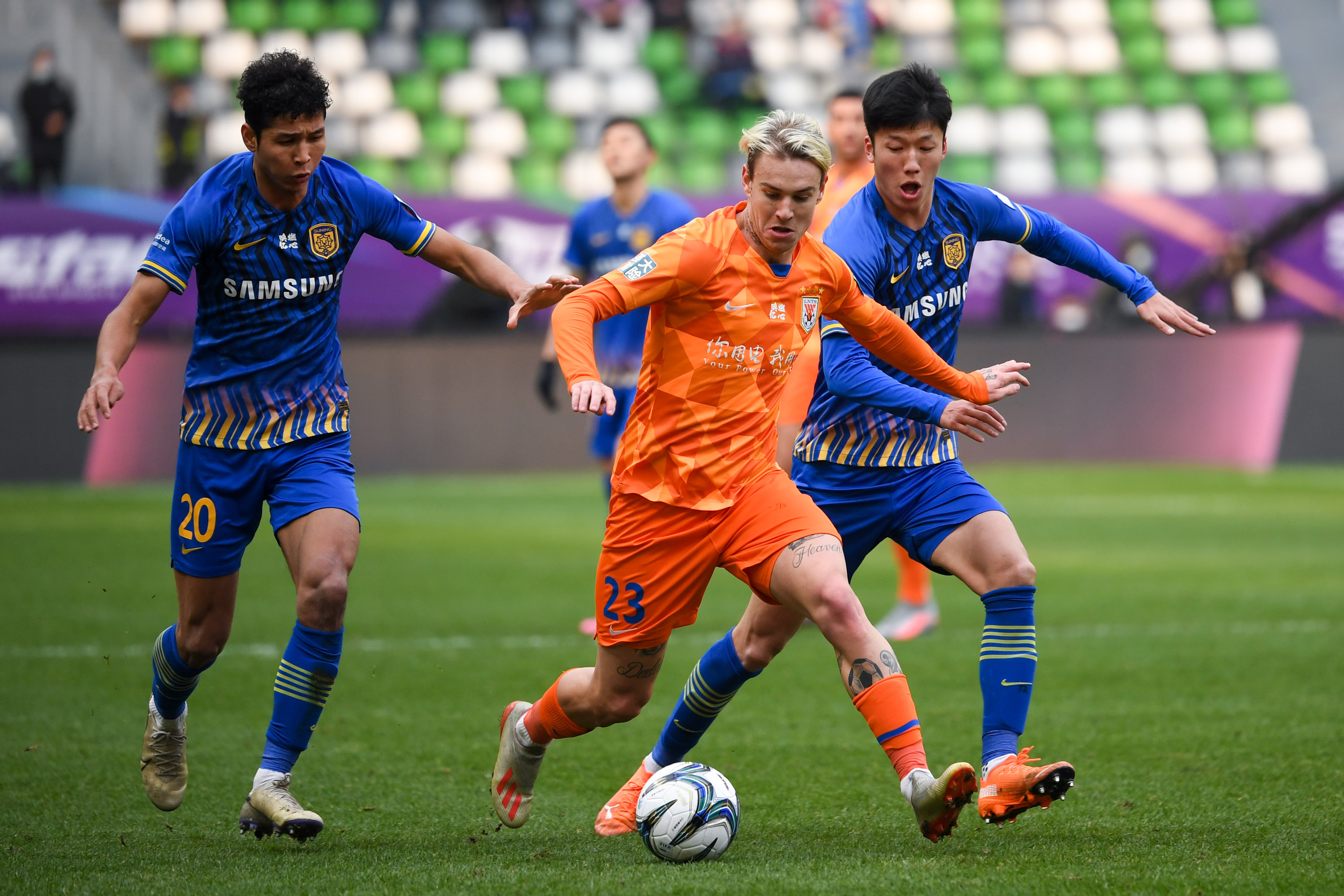 山东鲁能主场负于江苏苏宁,状态低迷难振 山东鲁能主场负于江苏苏宁,状态低迷难振