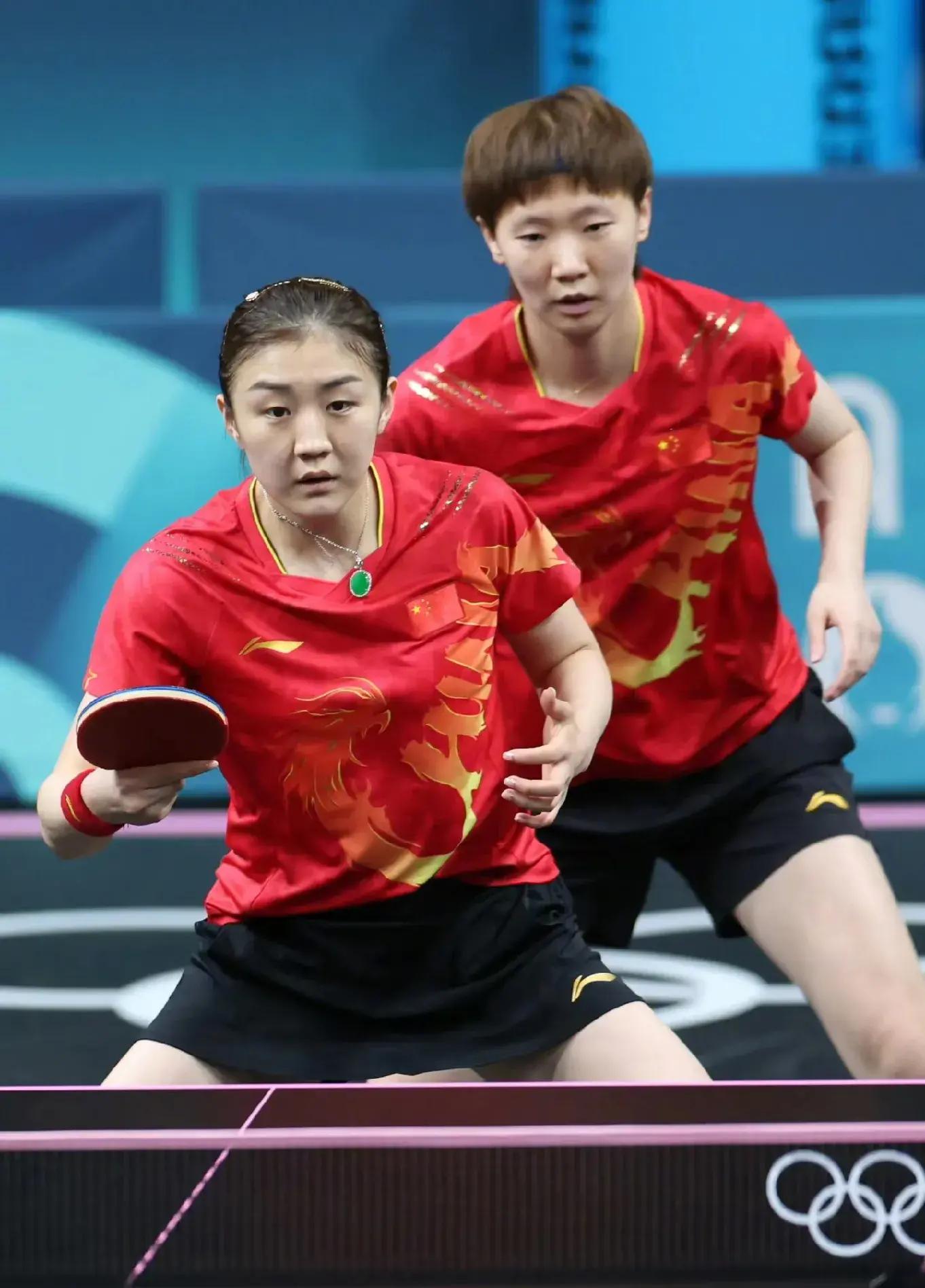 乒乓球女团激战,双方胜负难分 乒乓球女团激战,双方胜负难分