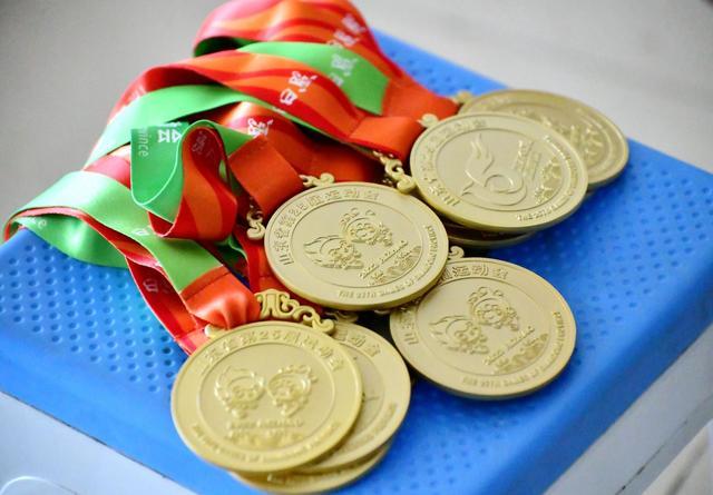 意大利游泳选手表现出色,破纪录斩获金银牌 意大利游泳选手表现出色,破纪录斩获金银牌