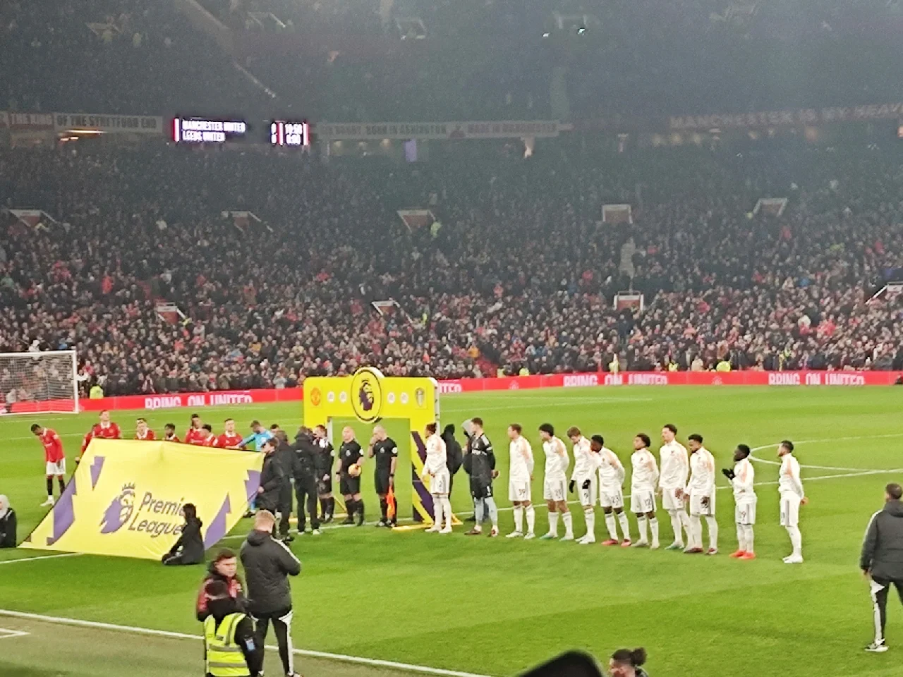 利兹联主场告捷,保持榜首位置不动摇 利兹联主场告捷,保持榜首位置不动摇