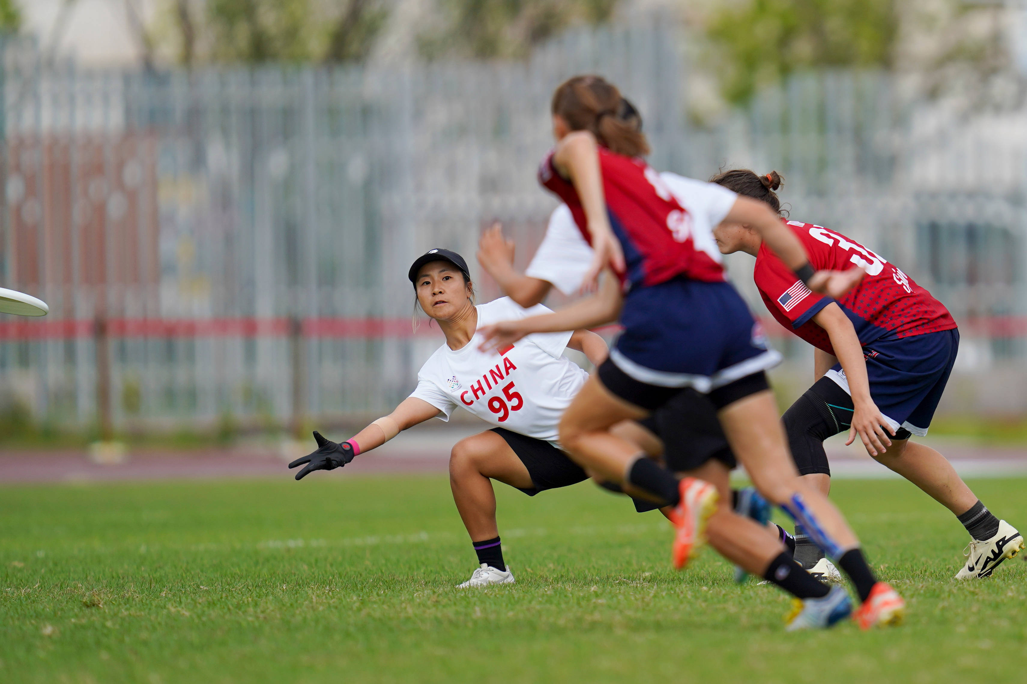 赛场硝烟四起:欧预赛团队表现全面进步 赛场硝烟四起:欧预赛团队表现全面进步