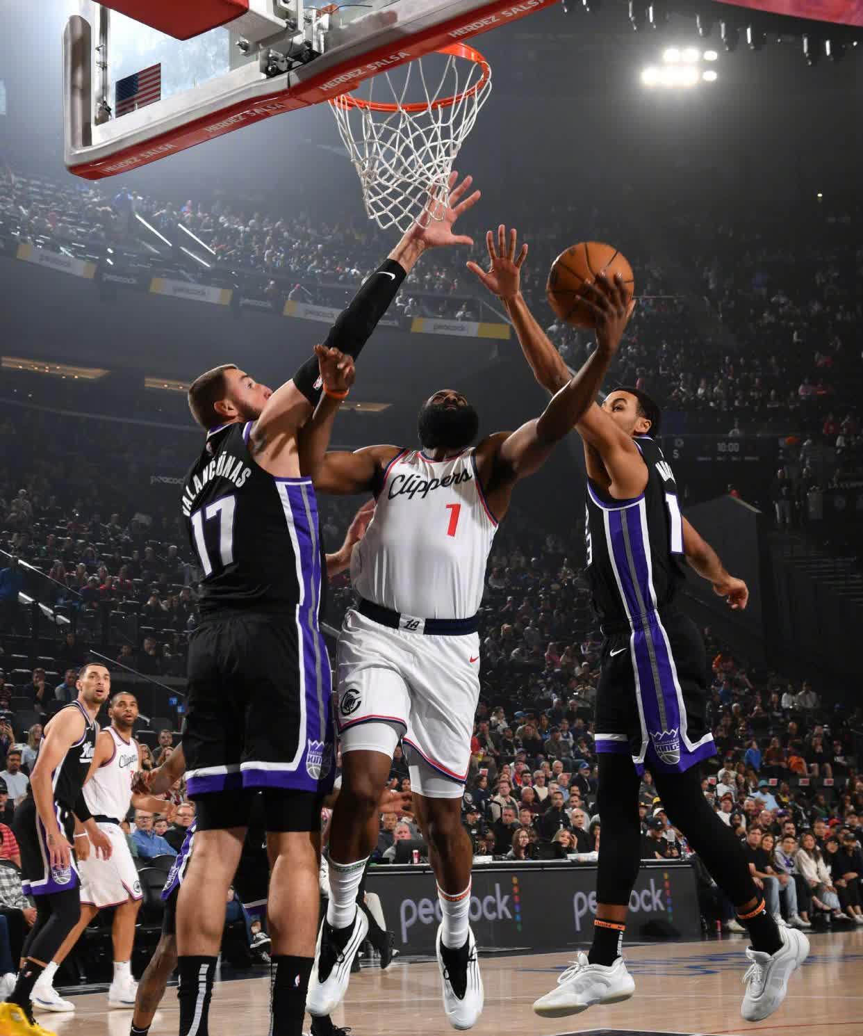 快船取胜黄蜂，小卡独得全场最高分的简单介绍