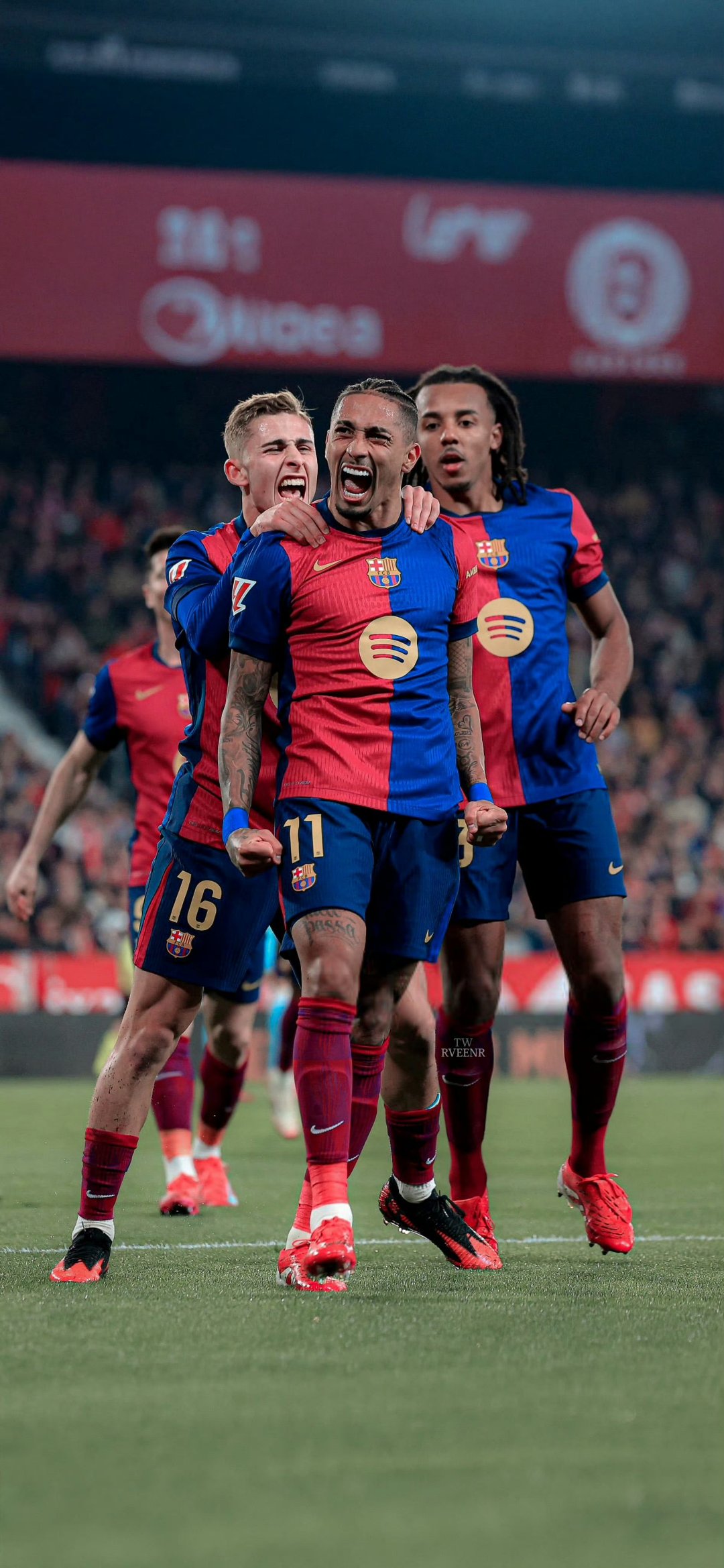 巴萨连续客场失利，令球迷失望