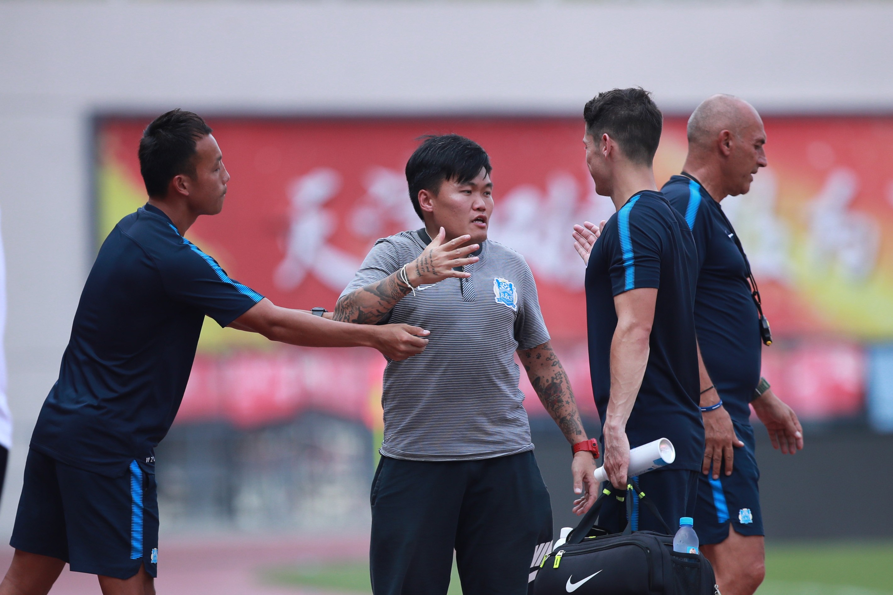 多特蒙德青训生力挽狂澜赛季开门红的简单介绍 多特蒙德青训生力挽狂澜赛季开门红的简单介绍