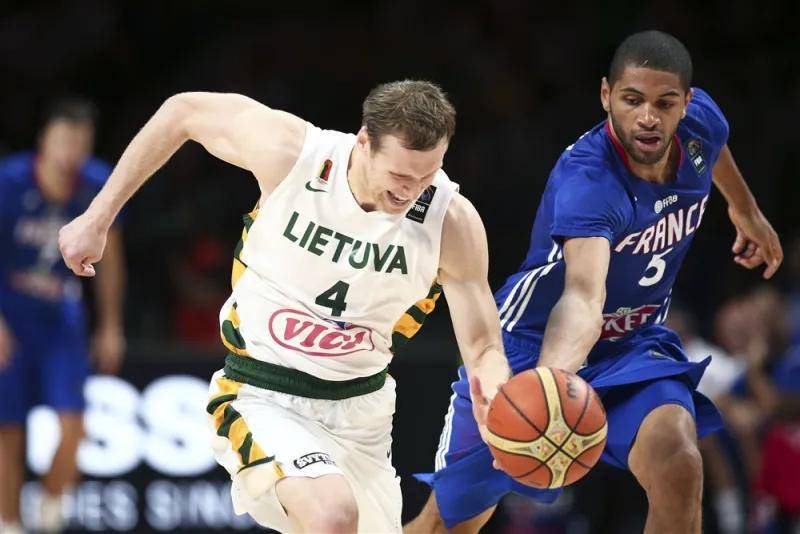 包含波黑战平法国，出线形势渐行渐近的词条