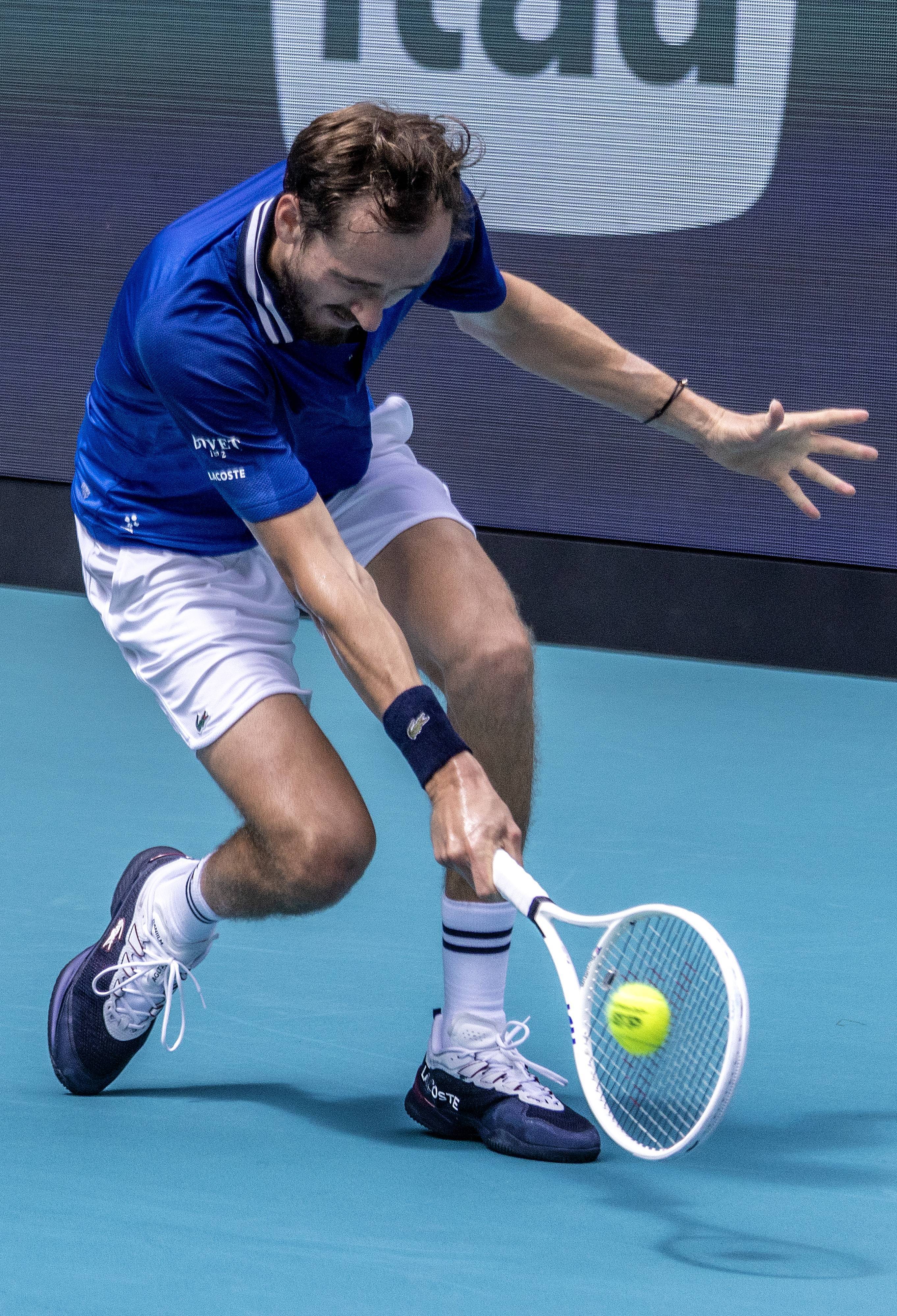 法国网球队血洗英国网球队，梅德韦杰夫制霸全场