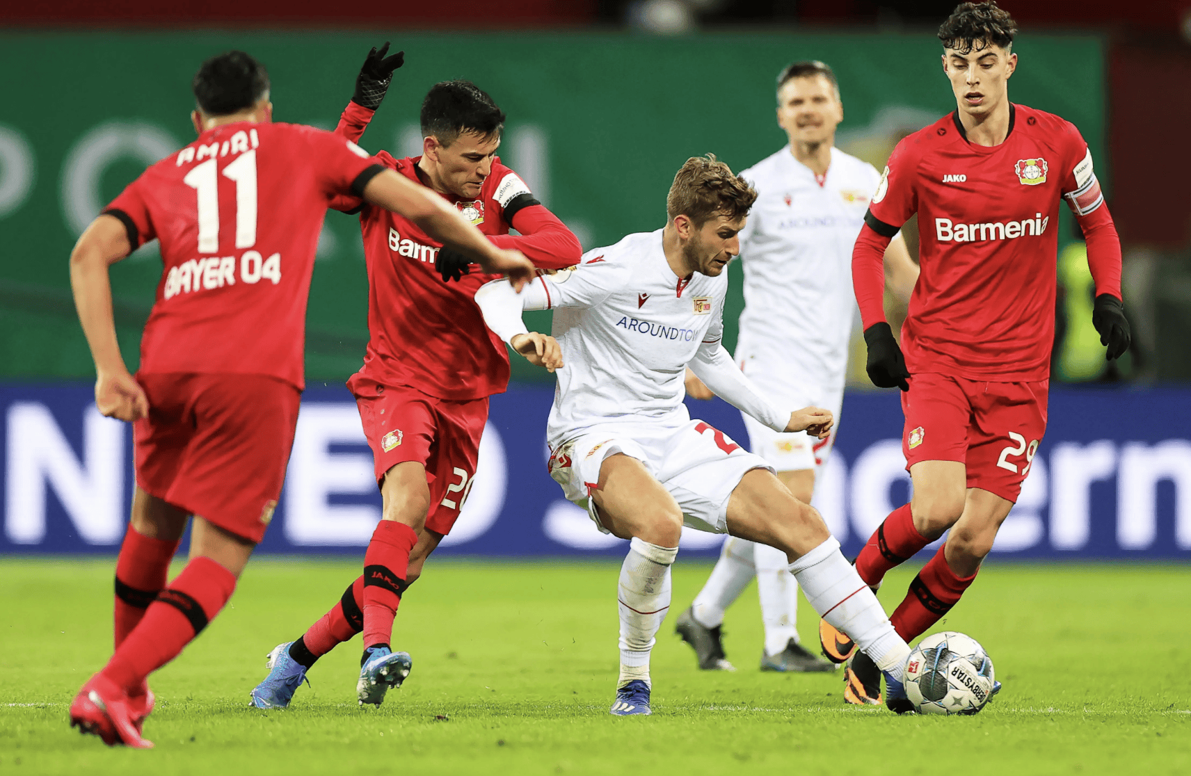 奥格斯堡客场大胜!携走宝贵德甲三分! 奥格斯堡客场大胜!携走宝贵德甲三分!