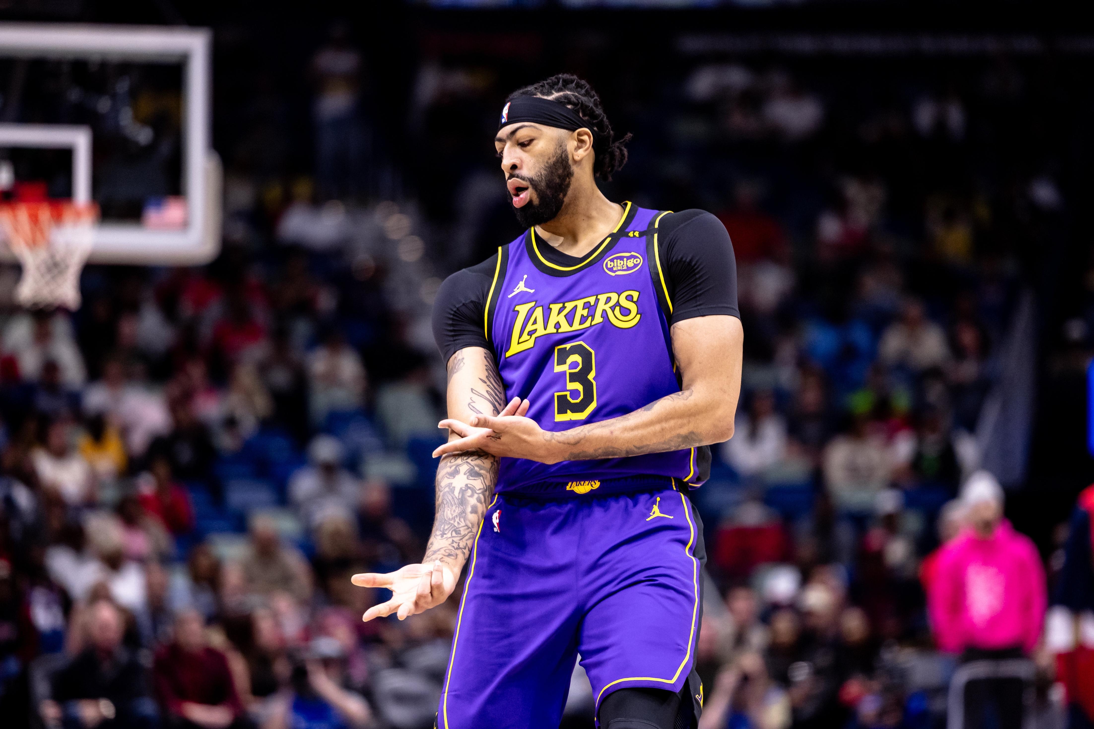 湖人轻松击败魔术继续领先 湖人轻松击败魔术继续领先