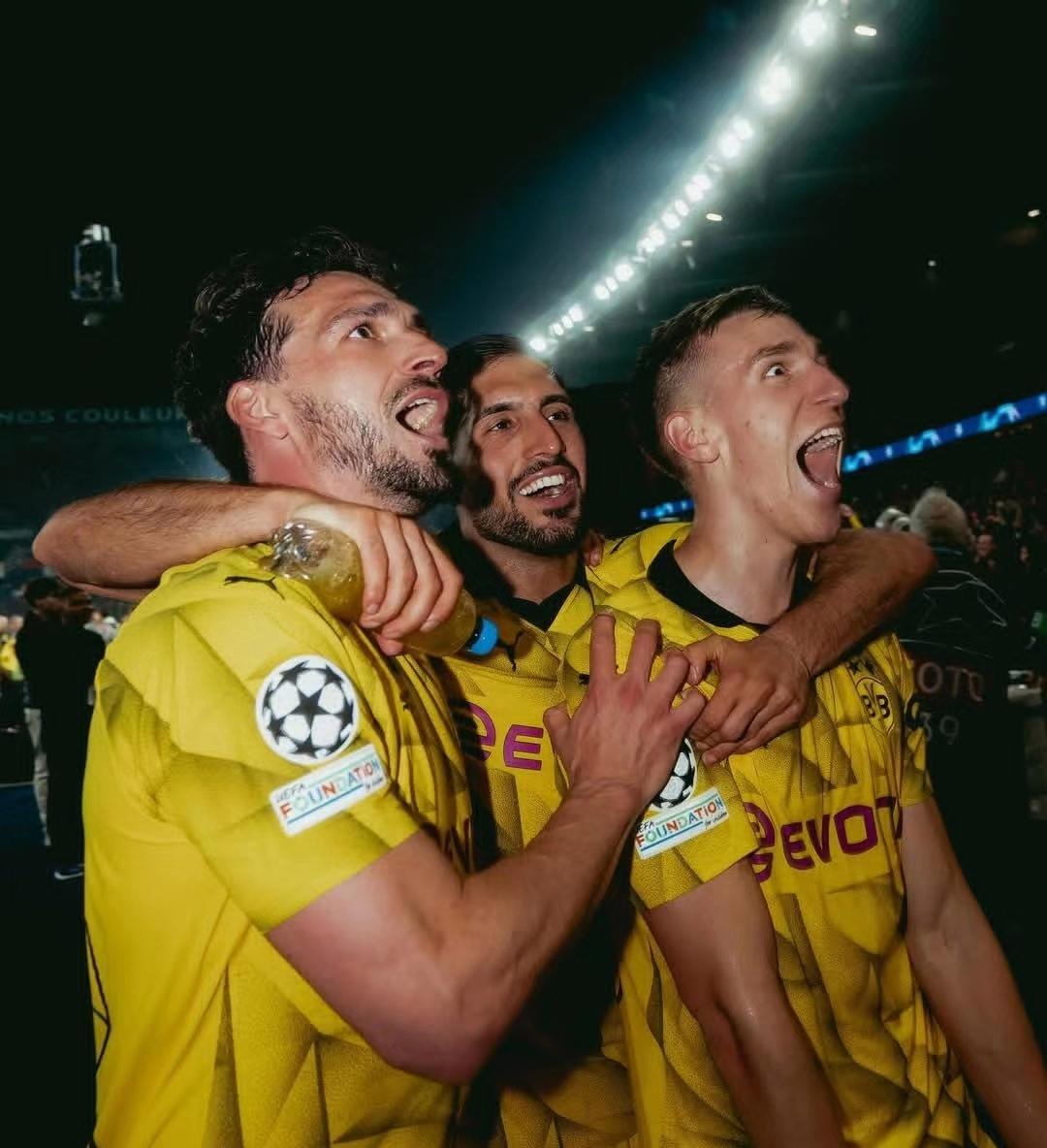 拜仁慕尼黑大胜多特蒙德，豪取德甲关键胜利