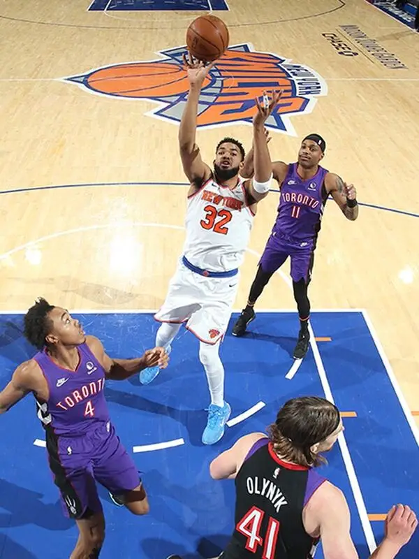 尼克斯客场爆冷击败马刺,取得五连胜 尼克斯客场爆冷击败马刺,取得五连胜