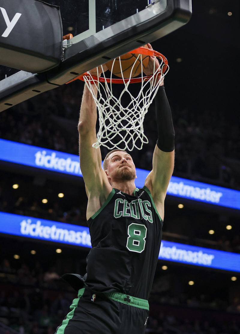 热火击败凯尔特人,迎来两连胜 热火击败凯尔特人,迎来两连胜