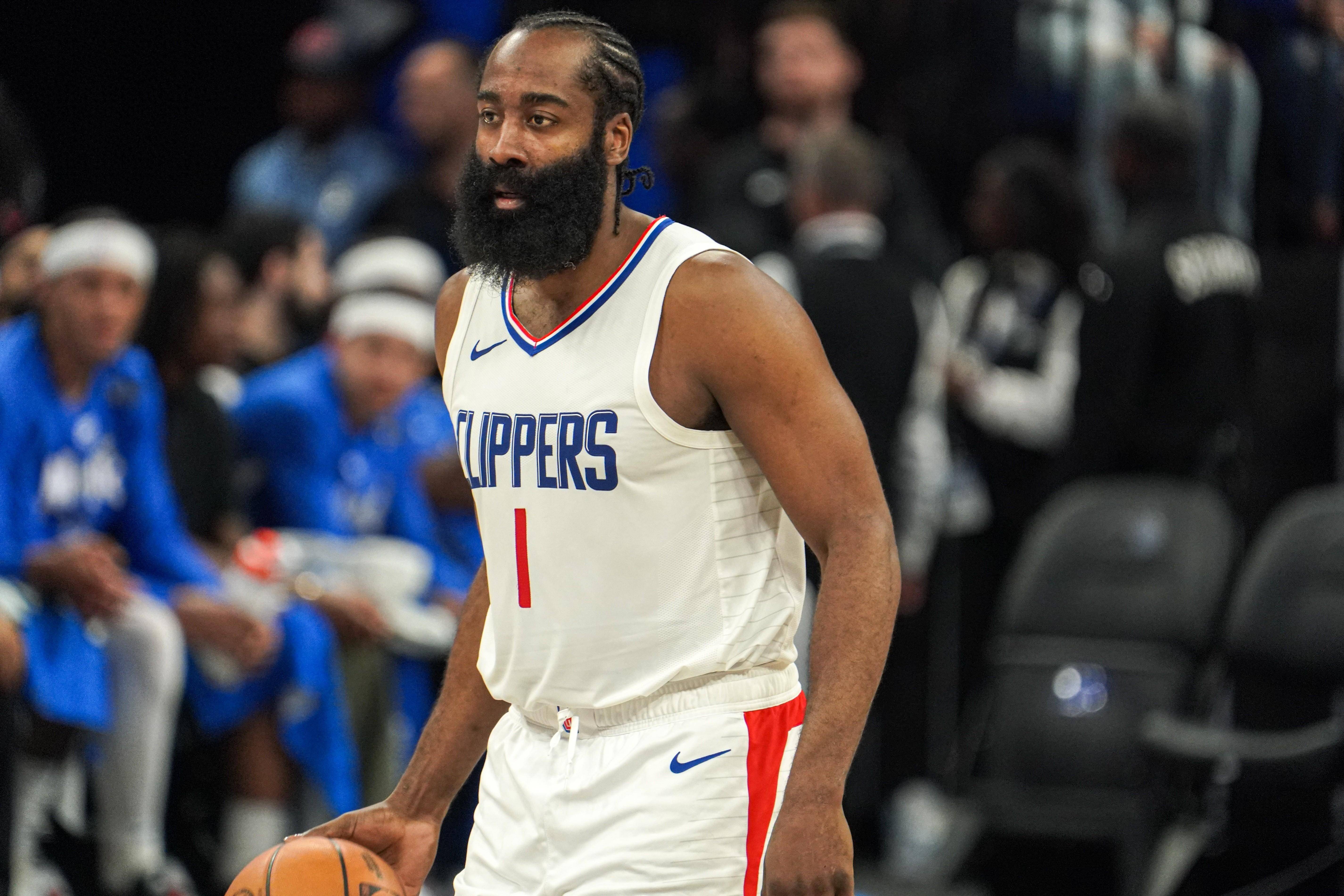 快船击败独行侠,保持不败记录 快船击败独行侠,保持不败记录