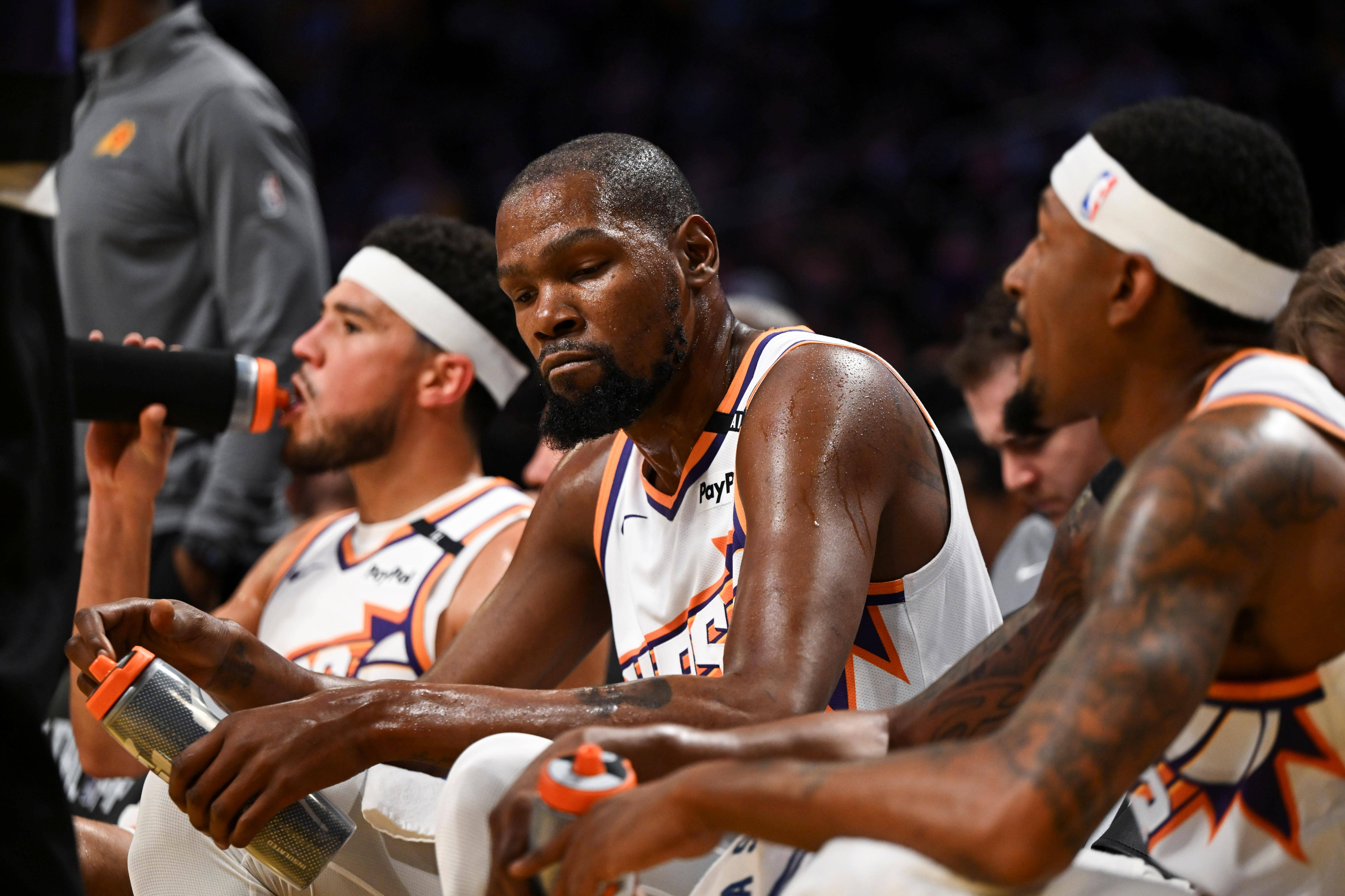 篮网大胜尼克斯,杜兰特单节狂砍23分 篮网大胜尼克斯,杜兰特单节狂砍23分