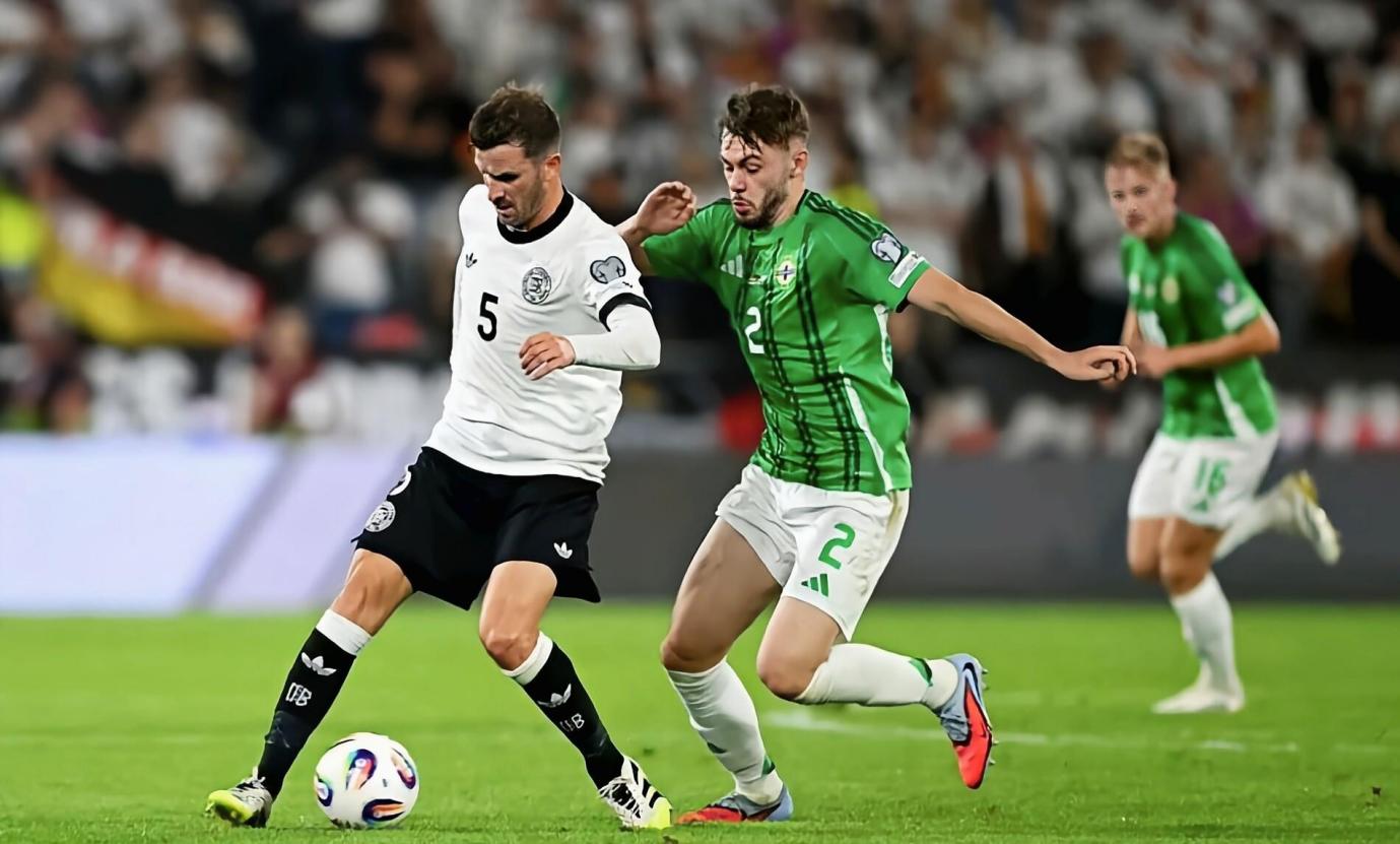 欧洲杯：德国6-1瑞典，穆勒上演帽子戏法，蓝白军团晋级16强