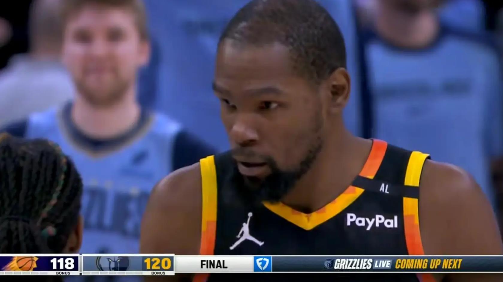 快船惜败鹈鹕,失去榜首位置 快船惜败鹈鹕,失去榜首位置