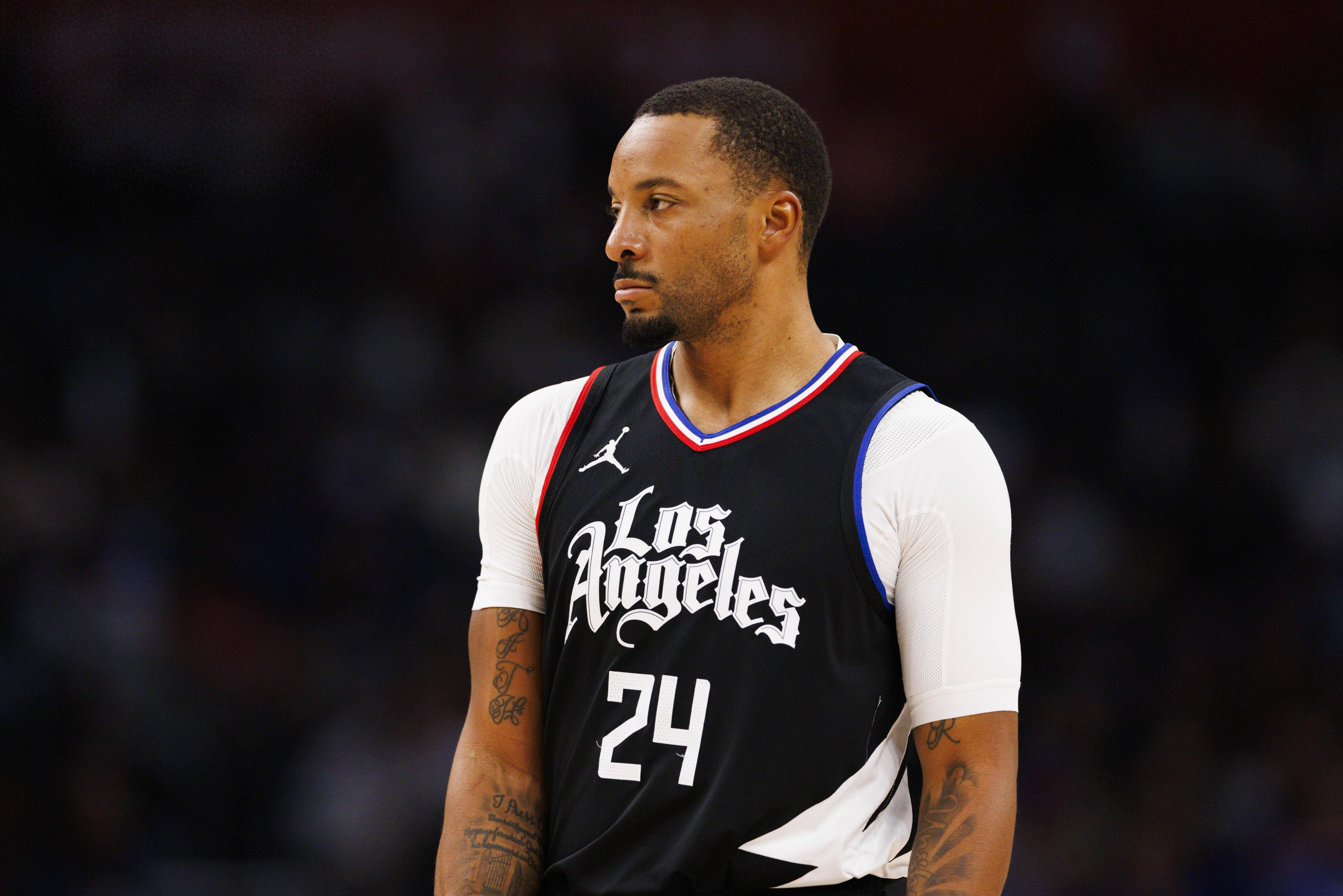 快船惜败鹈鹕,失去榜首位置 快船惜败鹈鹕,失去榜首位置