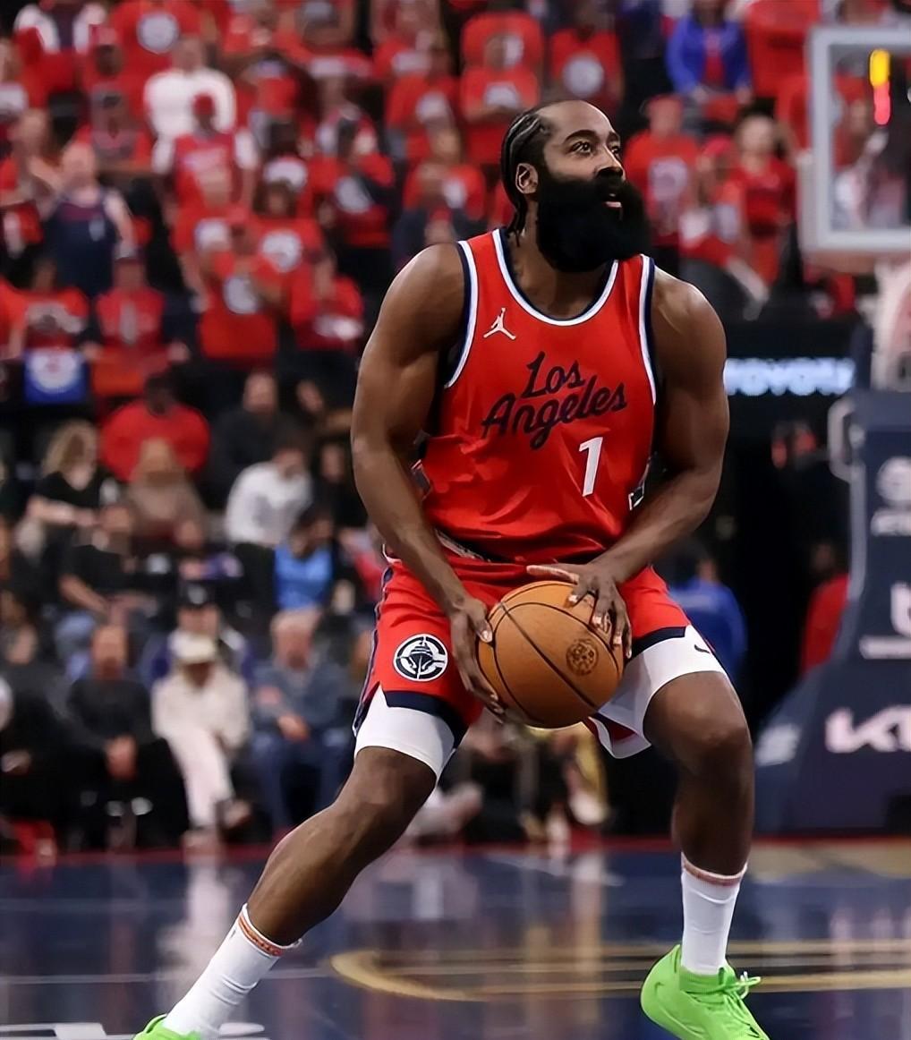 快船主场击败篮网,保持西区第四位 快船主场击败篮网,保持西区第四位