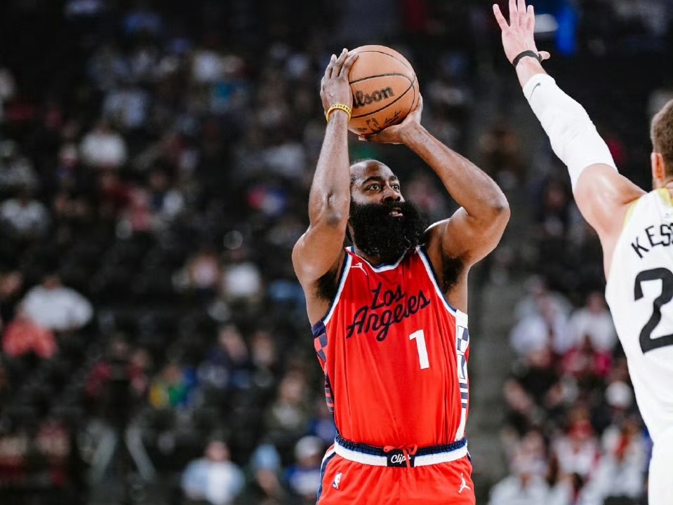 快船击败爵士,领先队伍保持不变 快船击败爵士,领先队伍保持不变