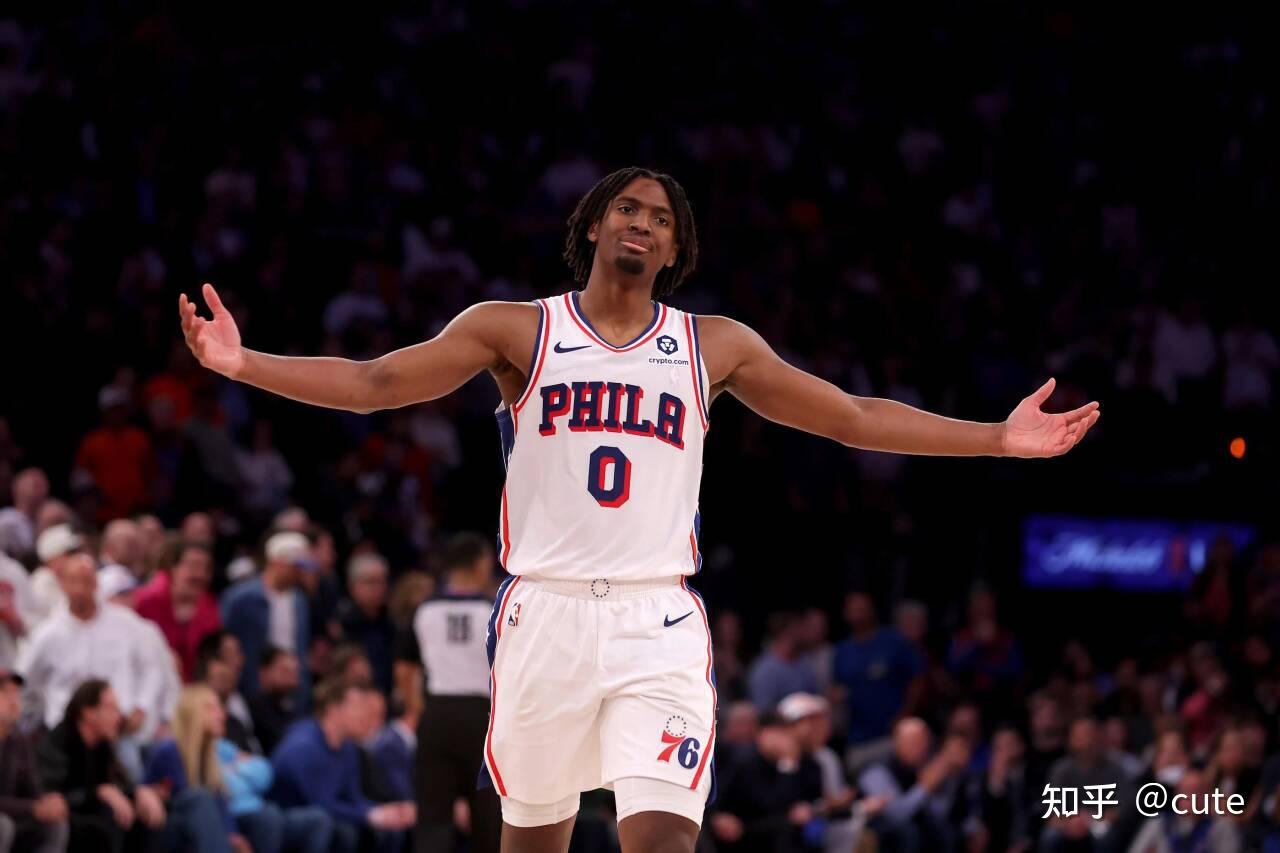 雄鹿主场大胜凯尔特人,实现反超 雄鹿主场大胜凯尔特人,实现反超